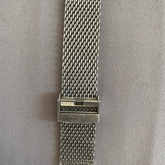 Men’s Akribos XXIV watch, silver with white face and blue dial. - Picture 4 of 8